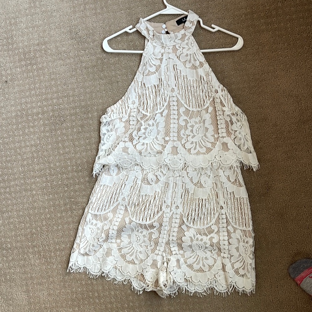 Lulus Beige & White Lace Romper (size M)